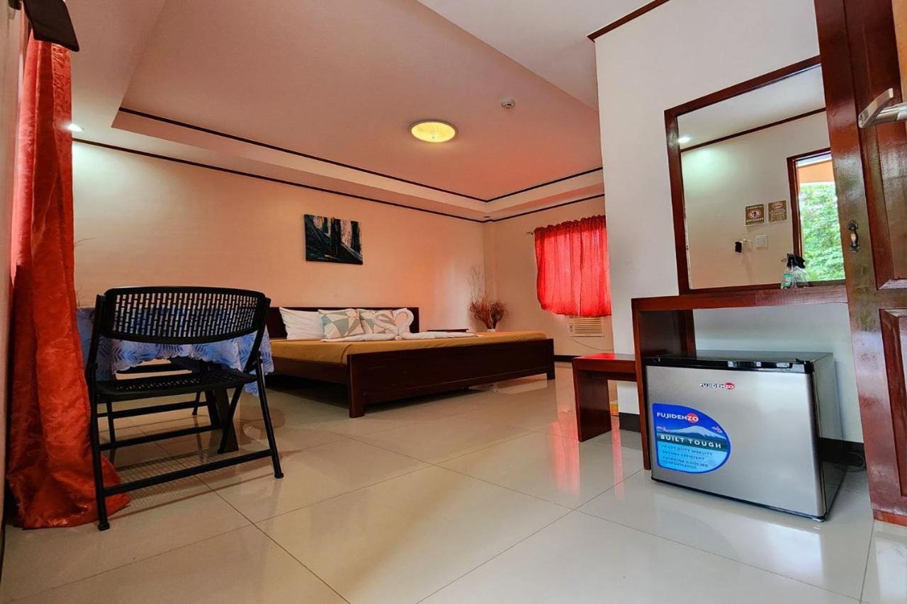 Dinah'S Tourist Inn Puerto Princesa Εξωτερικό φωτογραφία